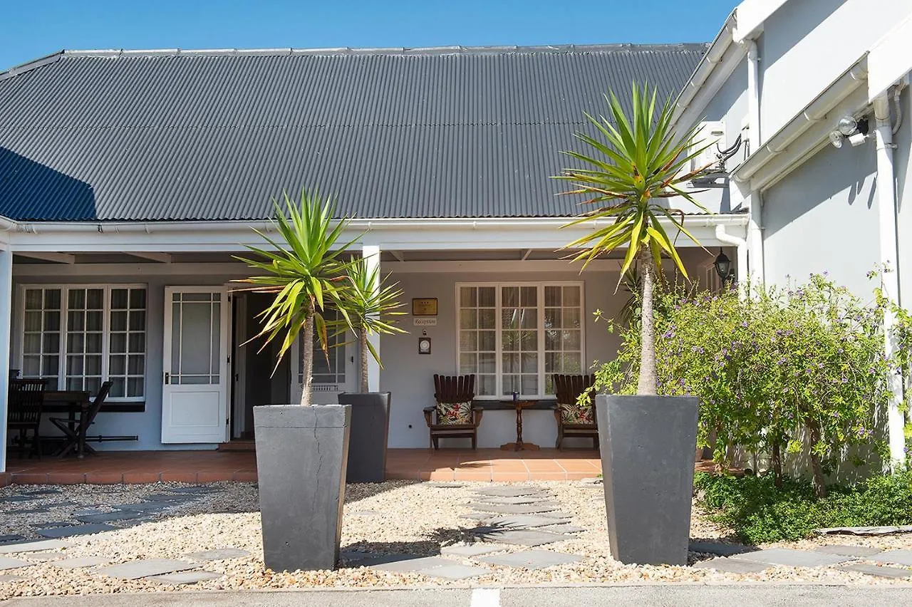 Millard Crescent Guest House Port Elizabeth Bed & Breakfast