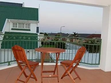 Millard Crescent Guest House Port Elizabeth Bed & Breakfast
