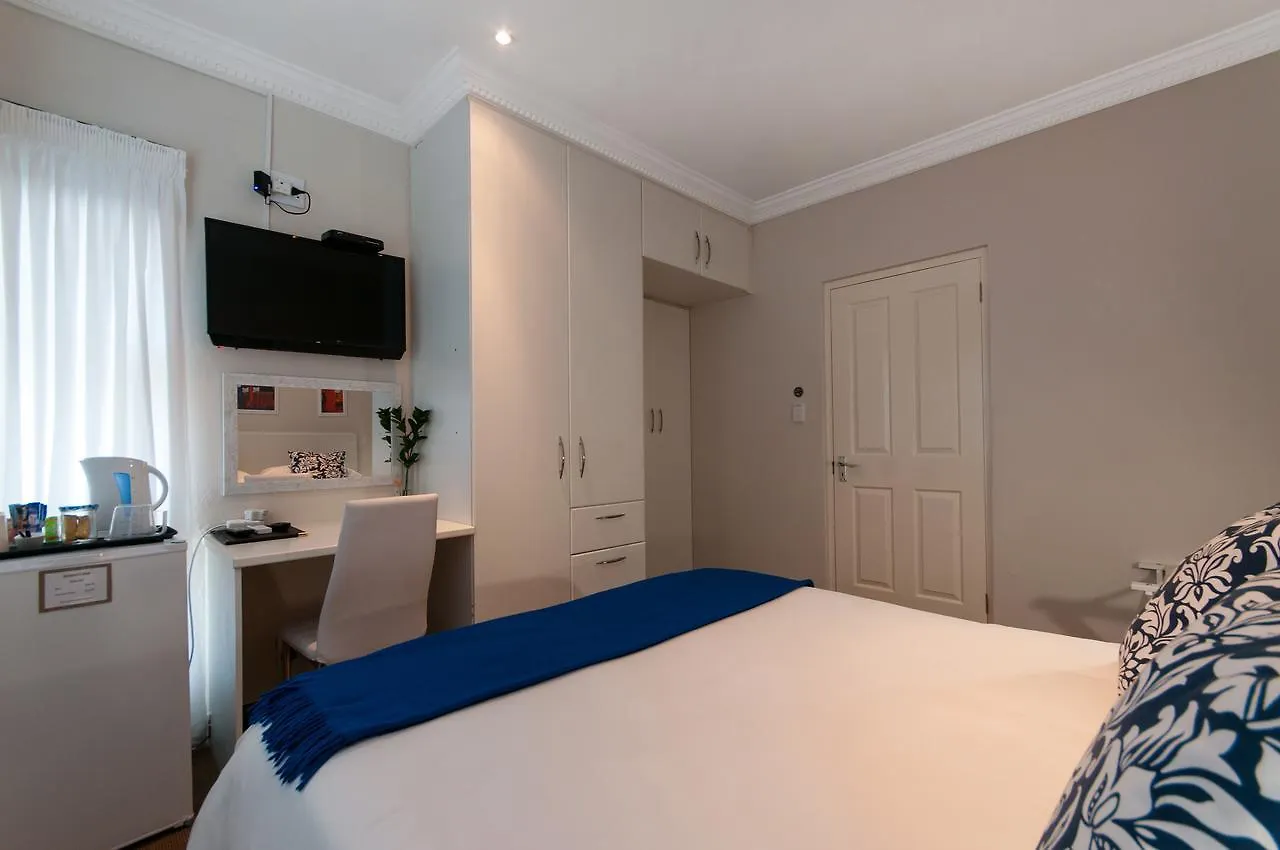 Bed & Breakfast Millard Crescent Guest House Port Elizabeth